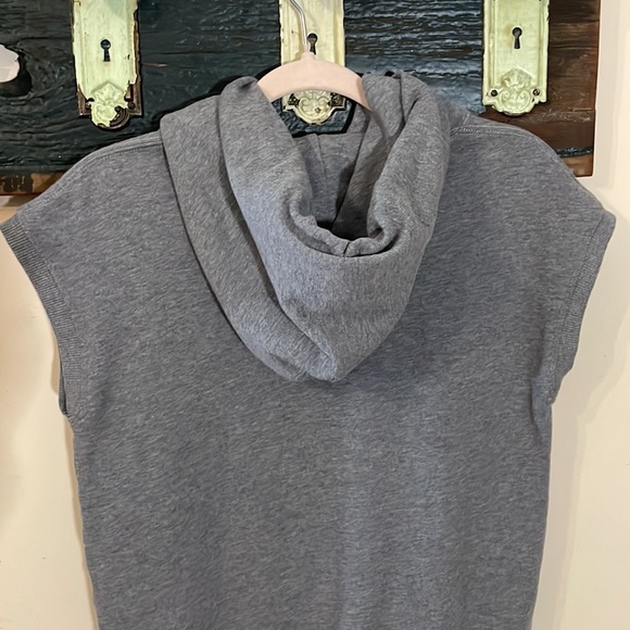 Roots Sleeveless Grey Hooded Sweatshirt Size Small - Picture 12 of 16